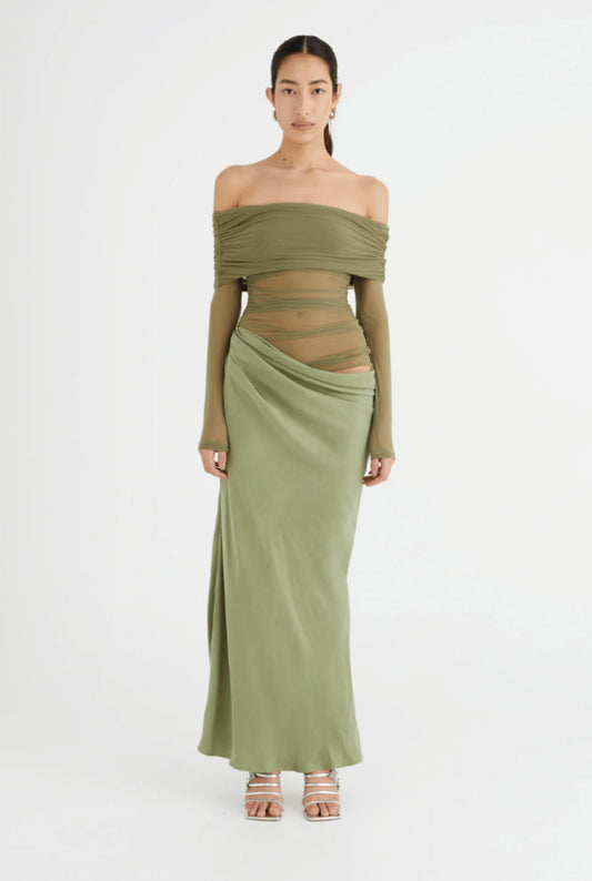 Benni Yasmin off shoulder midi dress in Pistachio