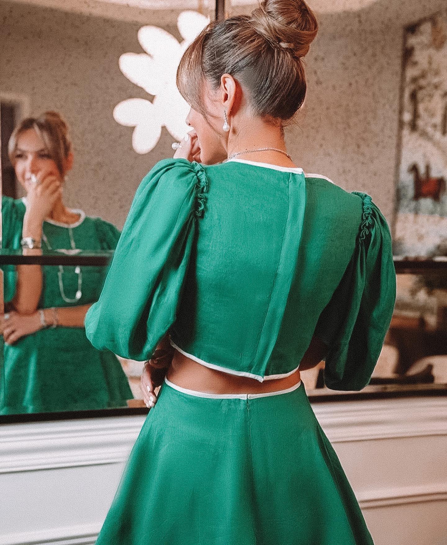 Mackenzie Mode puff sleeve dress in Emerald